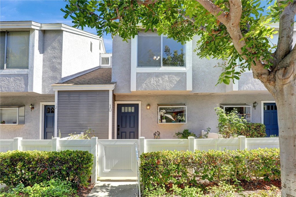 10 Candlewood Lane