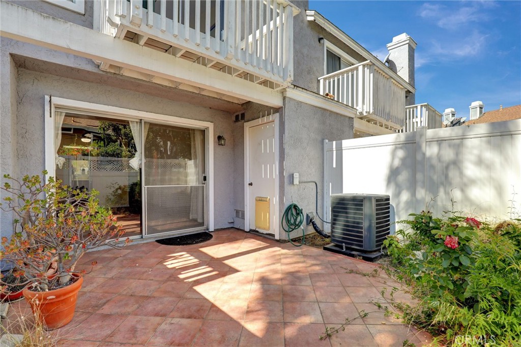 10 Candlewood Lane