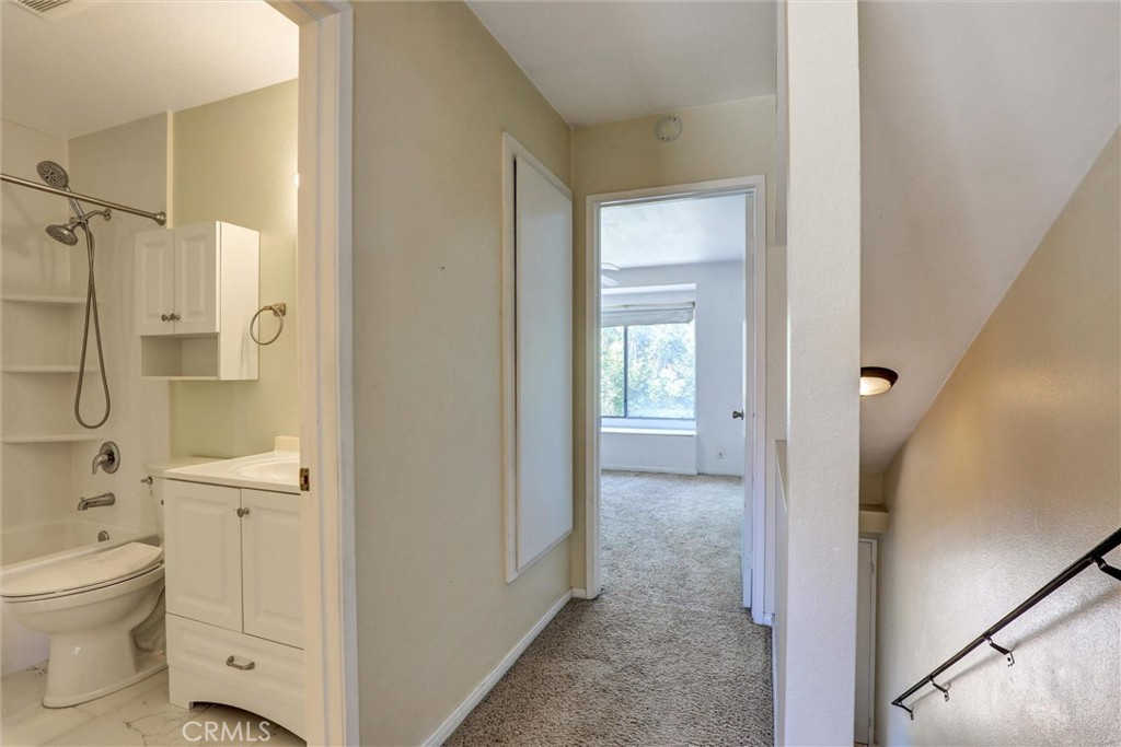 10 Candlewood Lane