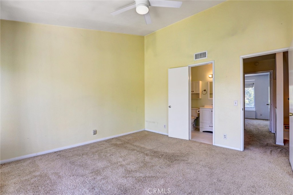 10 Candlewood Lane