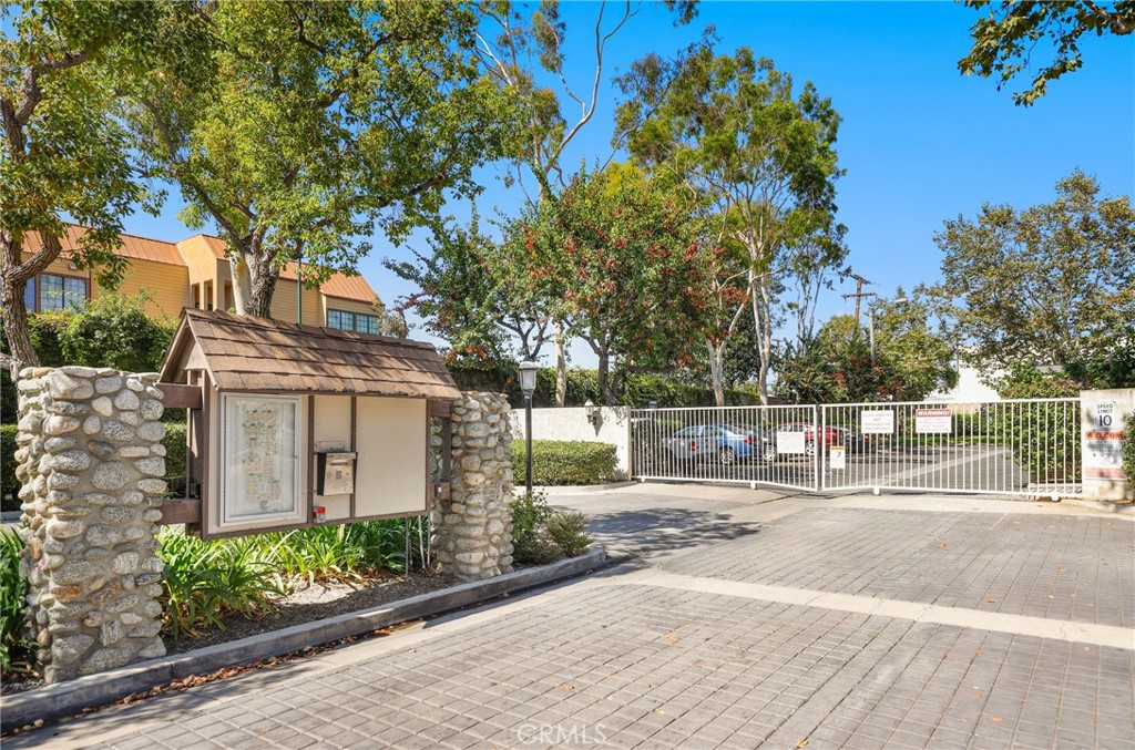 1101 Packers Circle 8