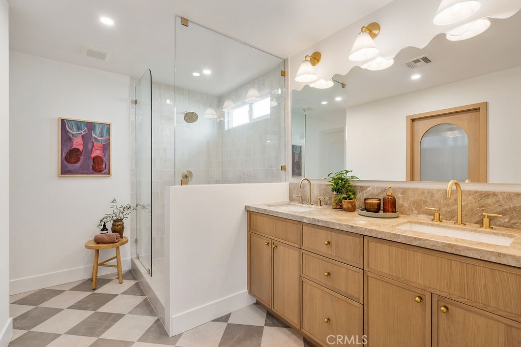 1079 Visalia Drive