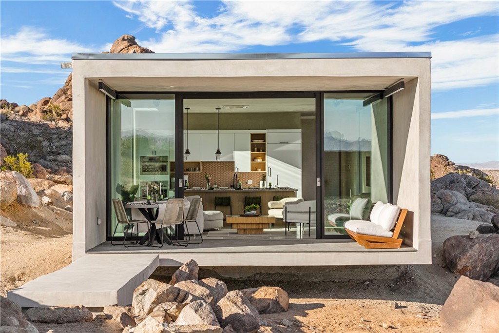 1824 Mountain Shadow Road