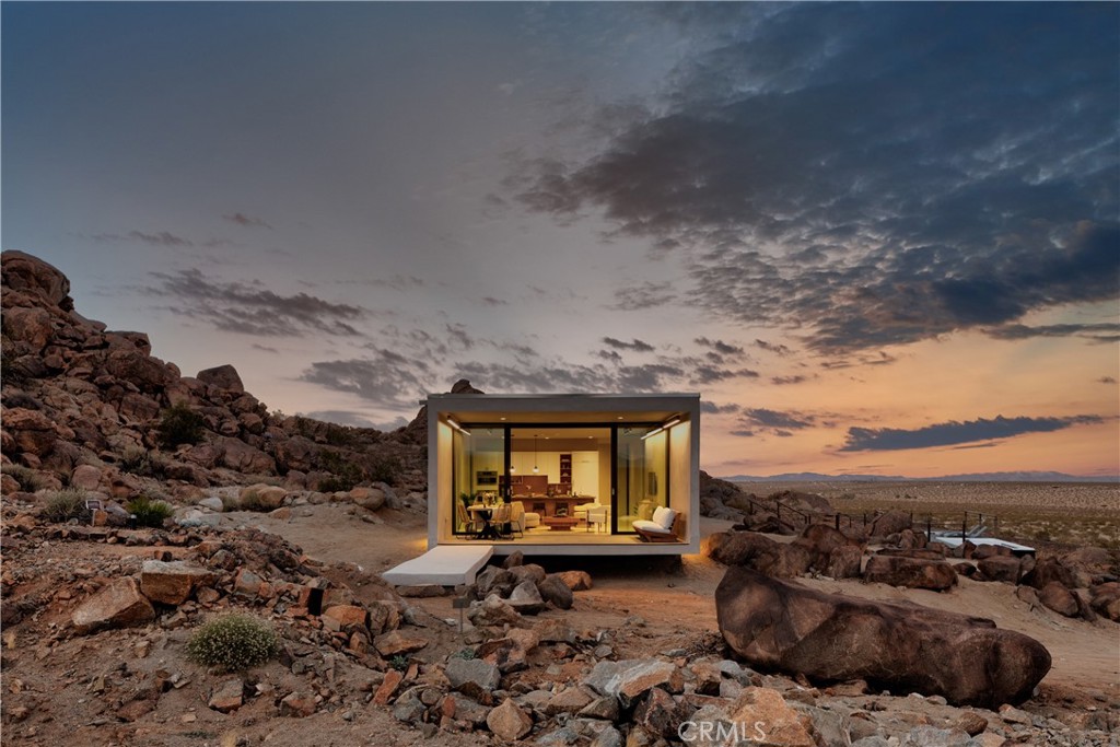 1824 Mountain Shadow Road