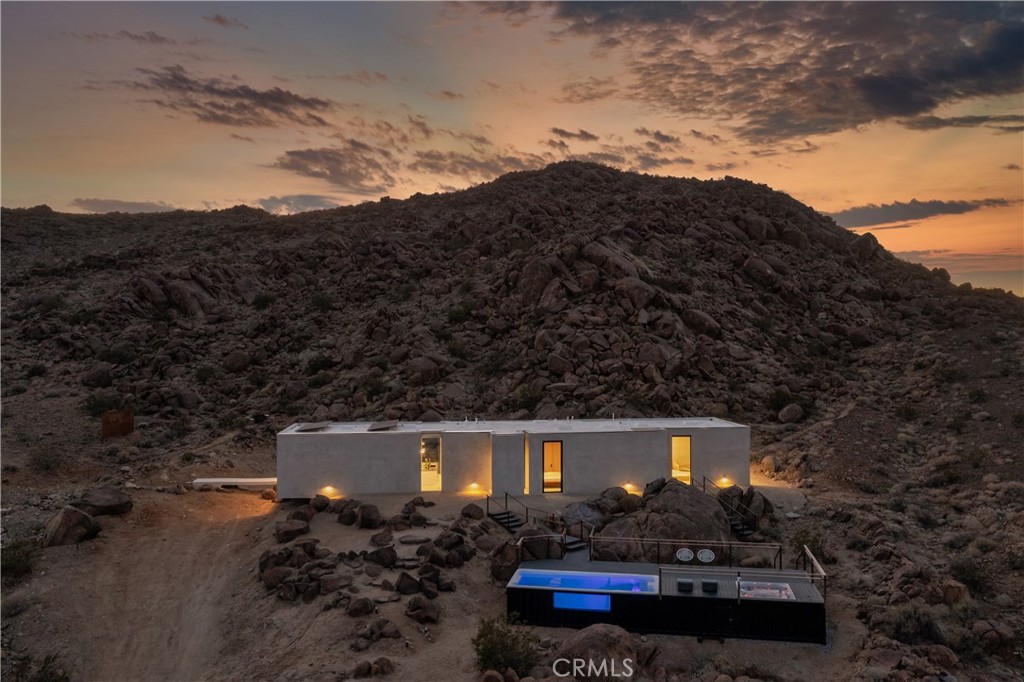 1824 Mountain Shadow Road