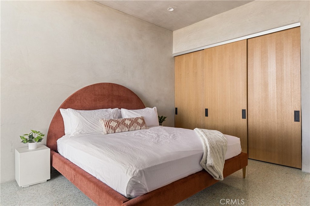 1824 Mountain Shadow Road