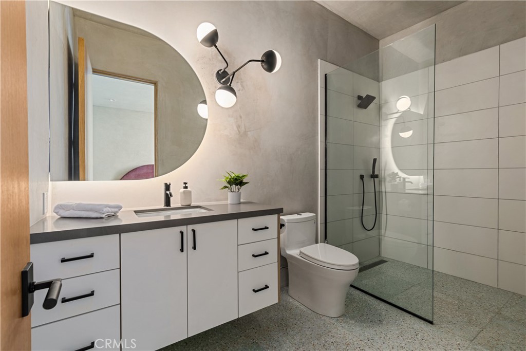 1824 Mountain Shadow Road