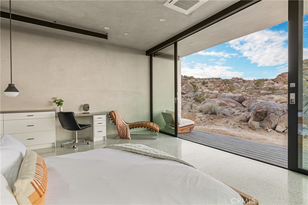 1824 Mountain Shadow Road