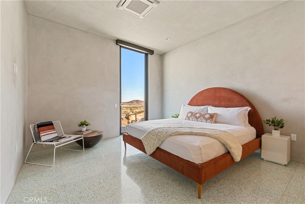 1824 Mountain Shadow Road