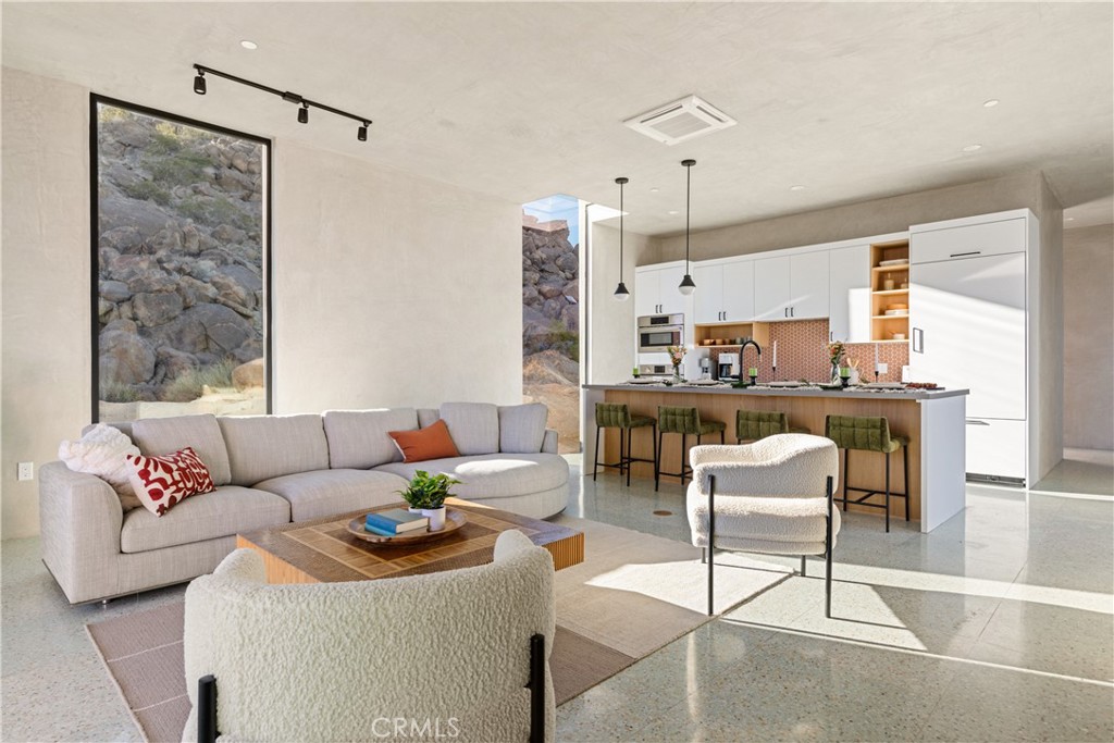 1824 Mountain Shadow Road