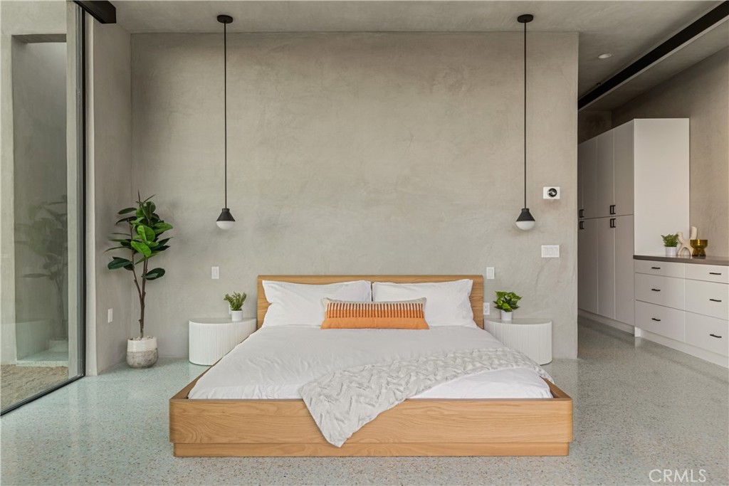 1824 Mountain Shadow Road