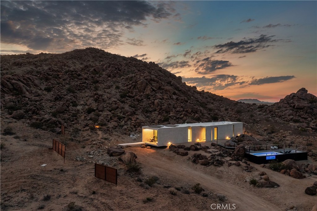 1824 Mountain Shadow Road