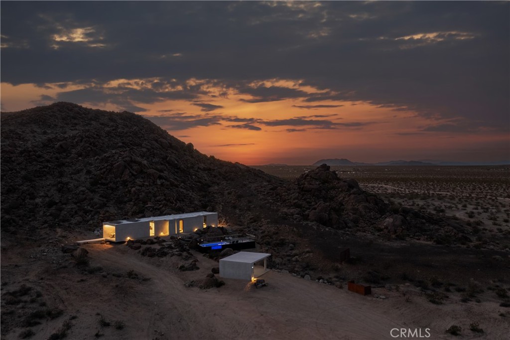 1824 Mountain Shadow Road