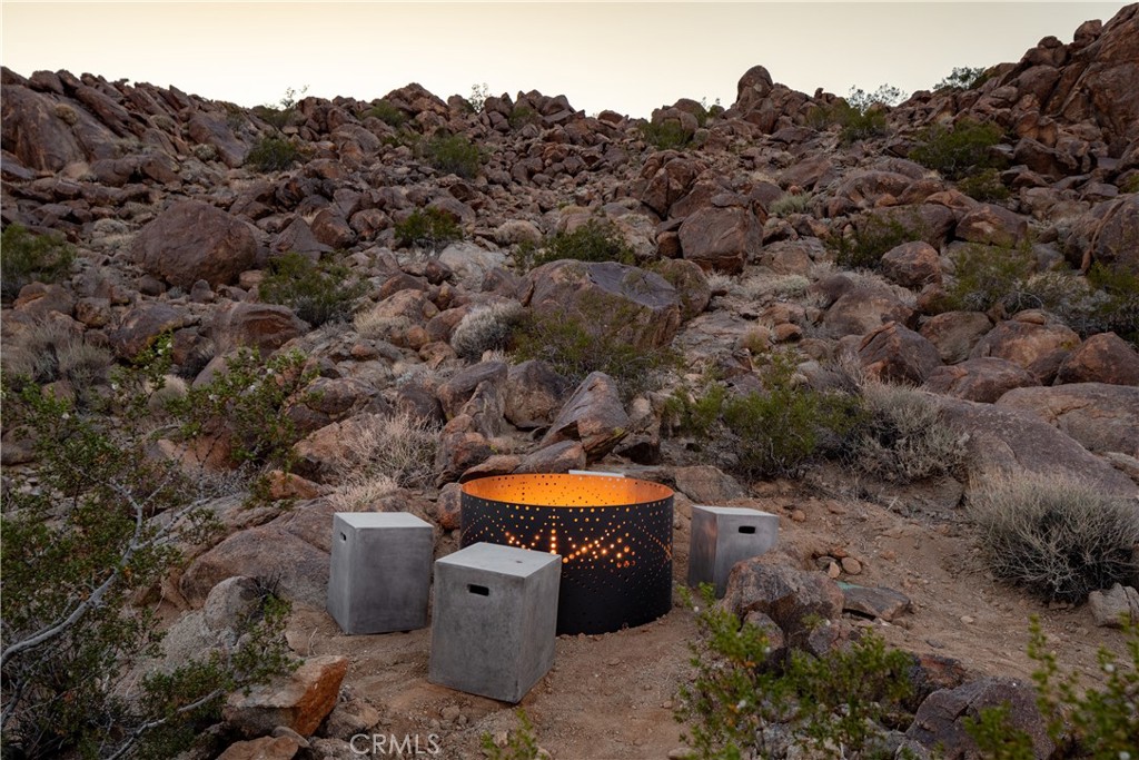 1824 Mountain Shadow Road