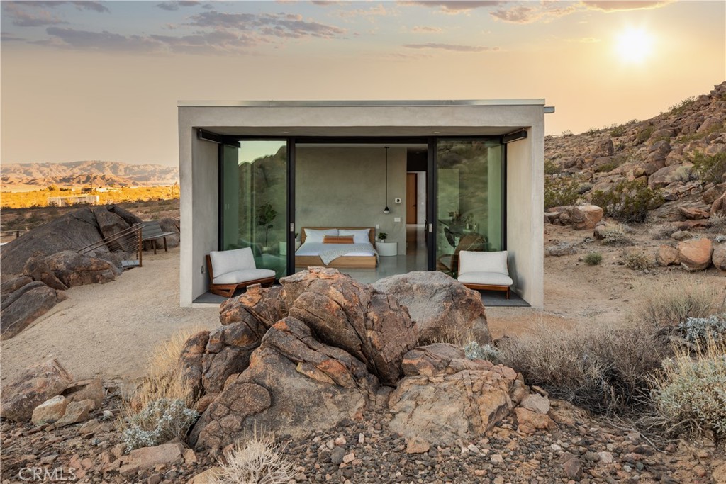 1824 Mountain Shadow Road