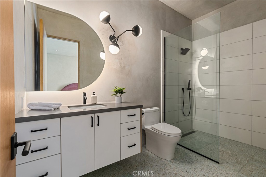 1824 Mountain Shadow Road