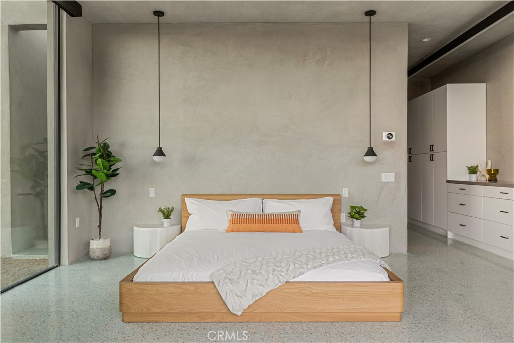 1824 Mountain Shadow Road