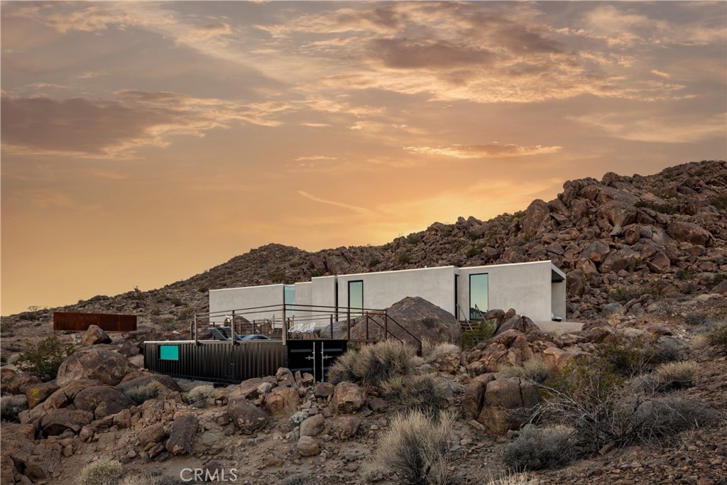 1824 Mountain Shadow Road