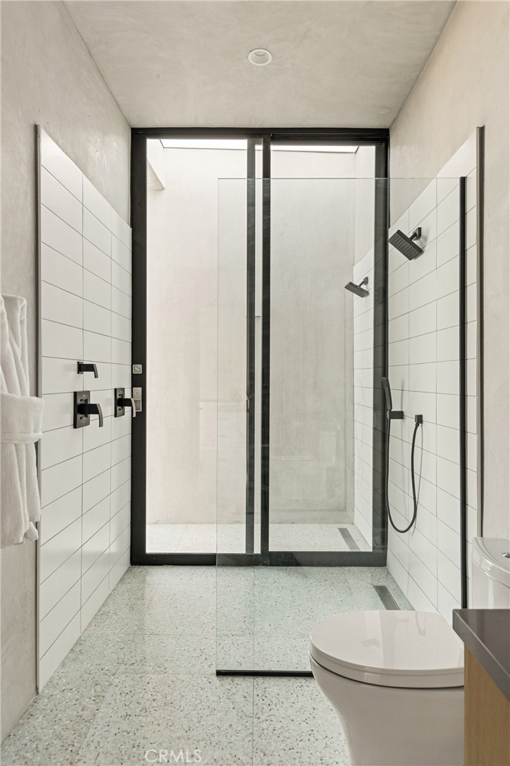 1824 Mountain Shadow Road