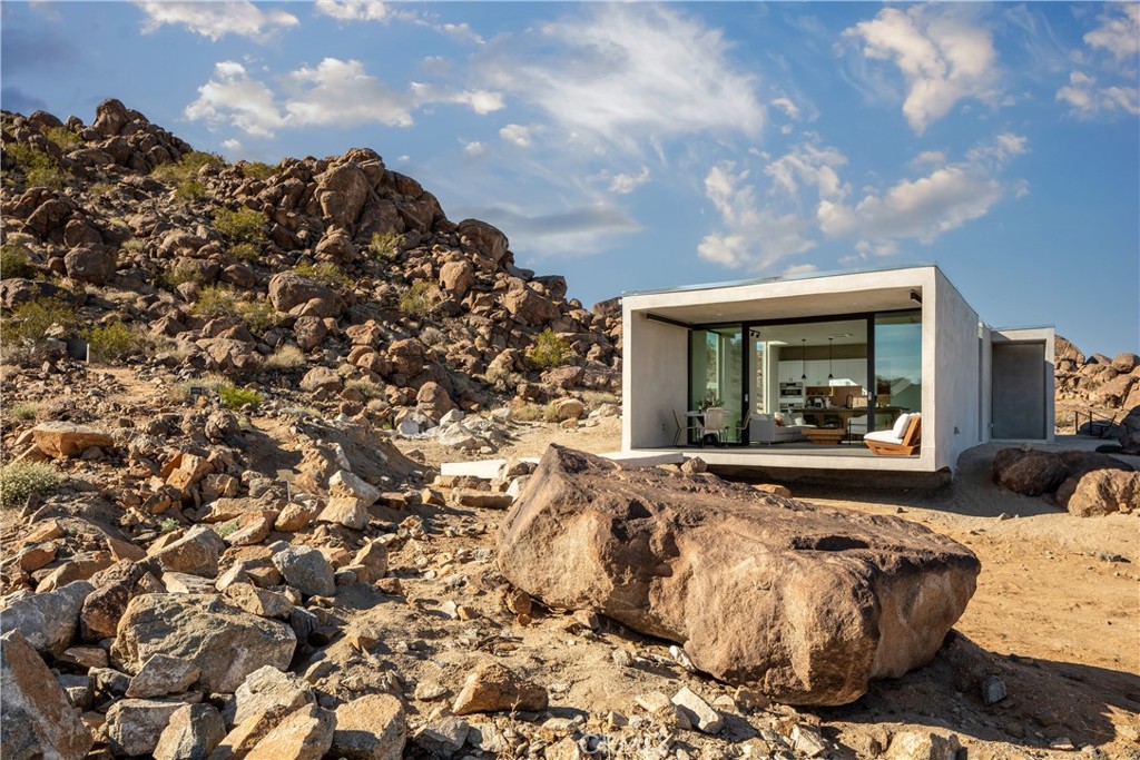 1824 Mountain Shadow Road