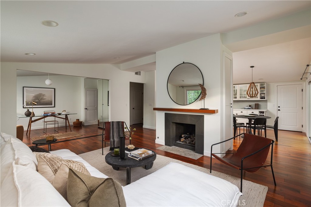 3133 Bermuda Dr