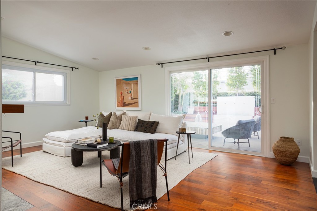 3133 Bermuda Dr