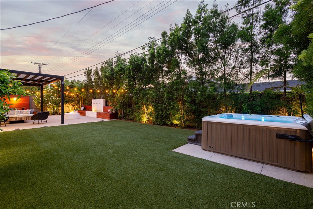3133 Bermuda Dr