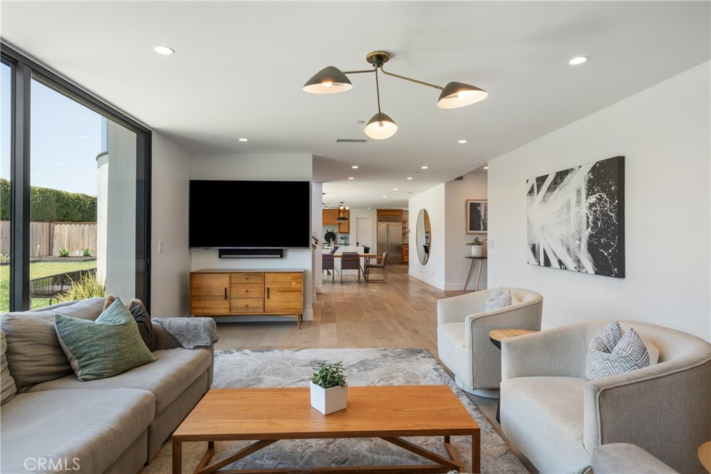 1235 Santiago Dr