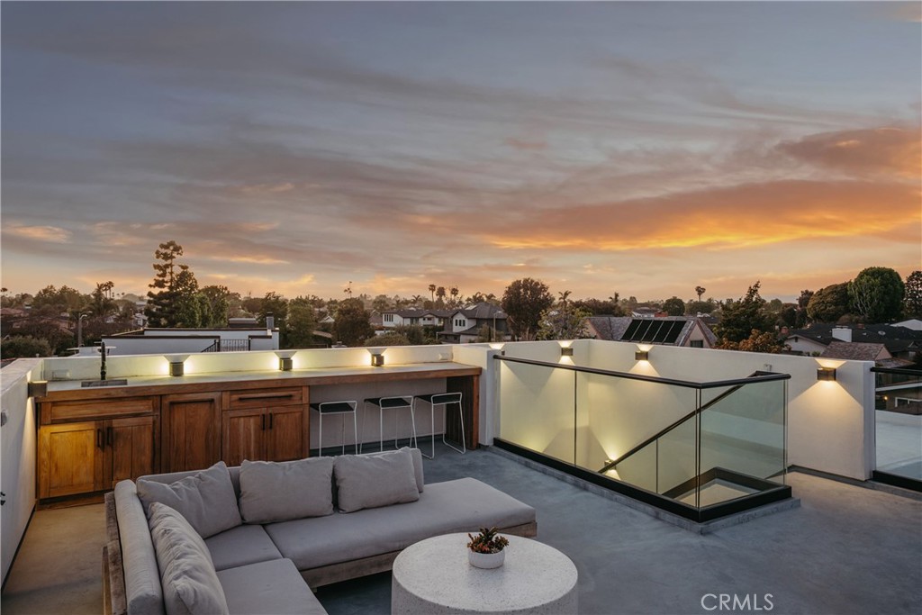 1235 Santiago Dr