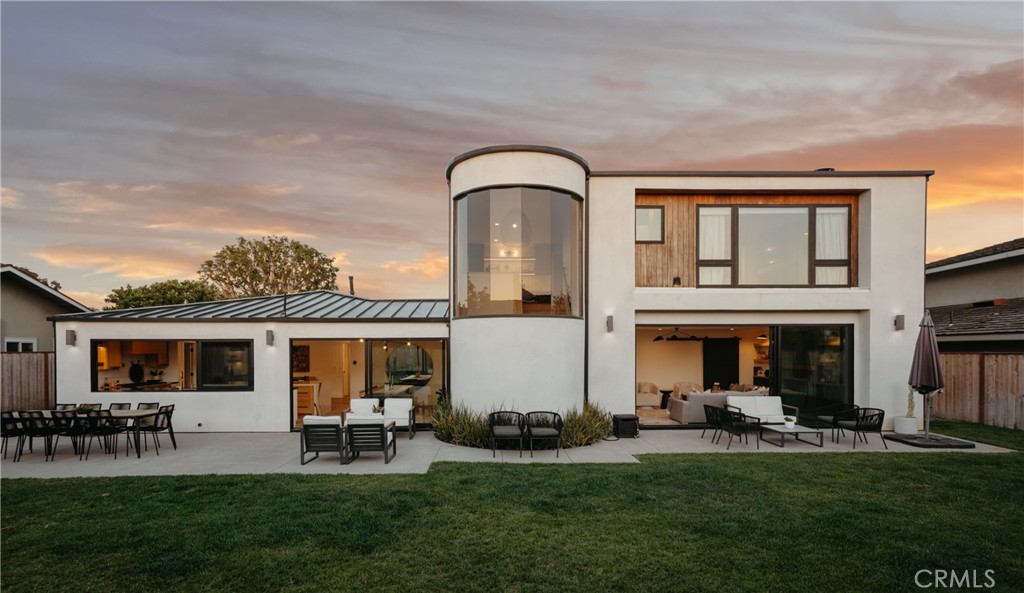1235 Santiago Dr