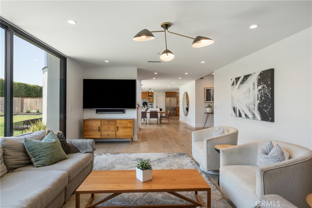 1235 Santiago Dr