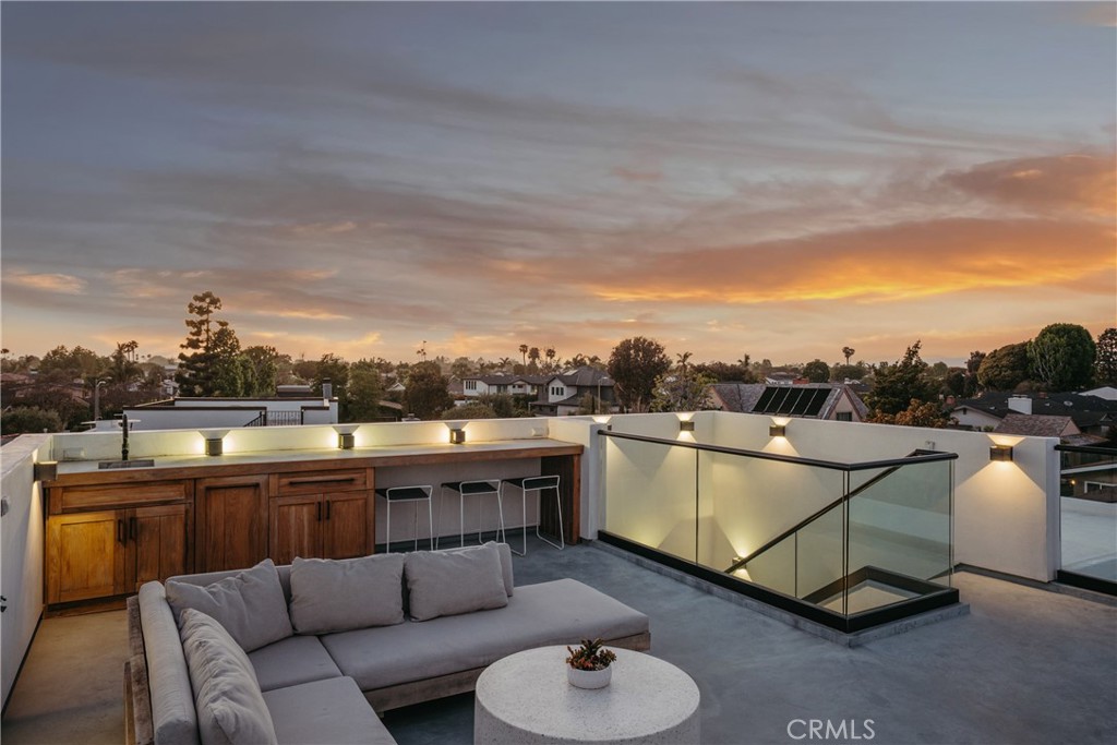 1235 Santiago Dr