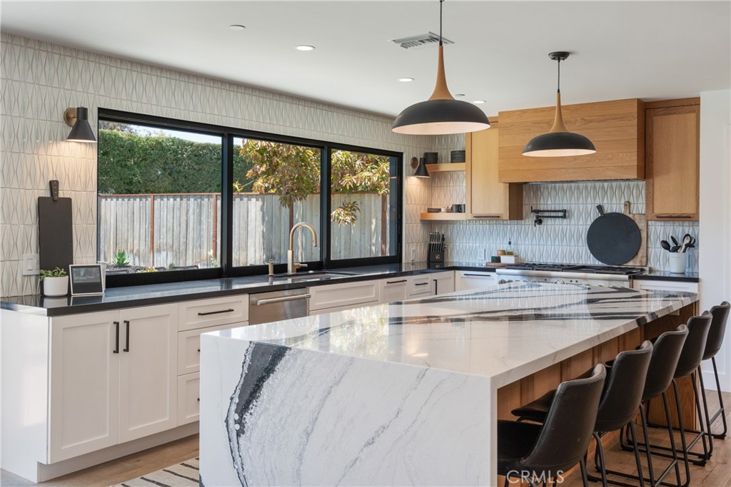 1235 Santiago Dr