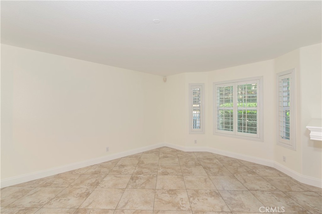 87 Three Vines Court