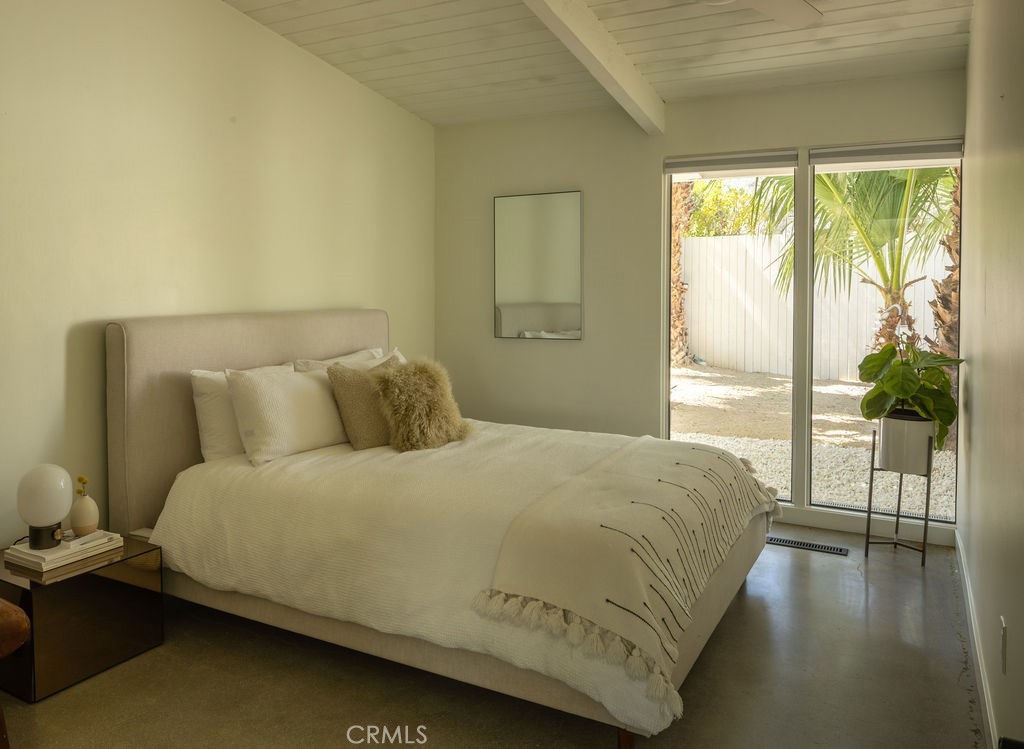 965 E Twin Palms