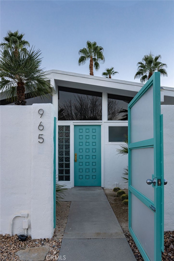 965 E Twin Palms