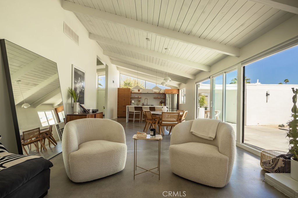965 E Twin Palms