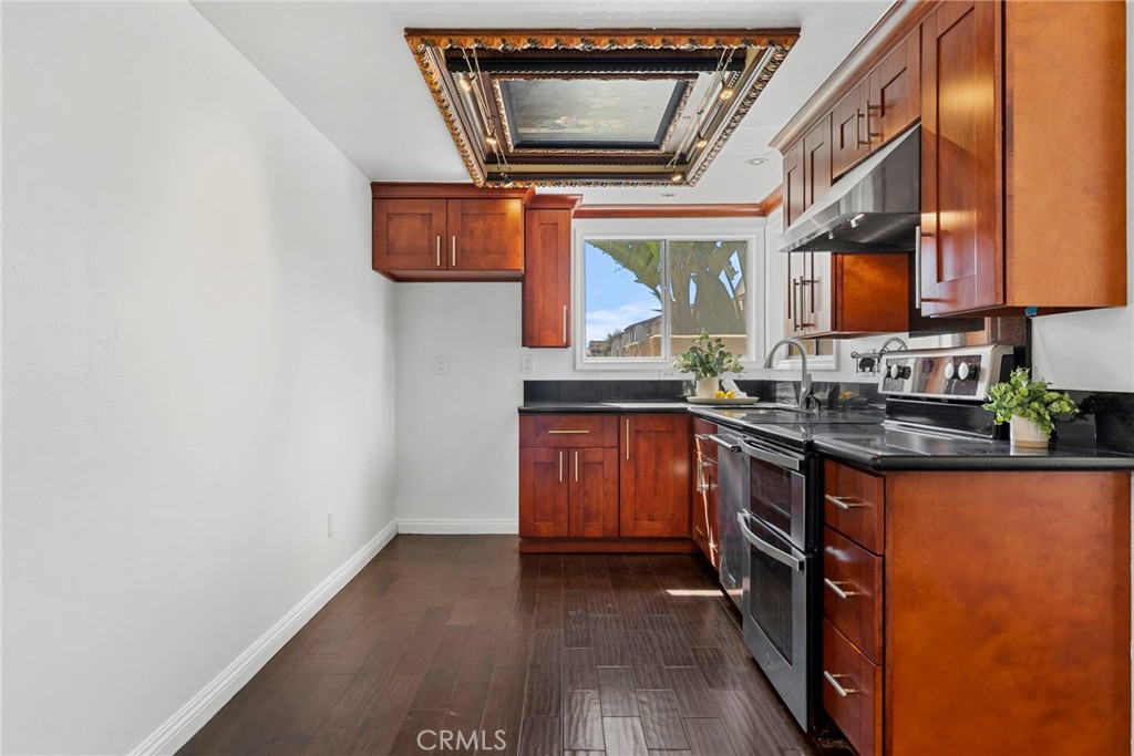 5112 W 1st C