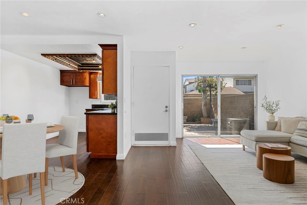 5112 W 1st C