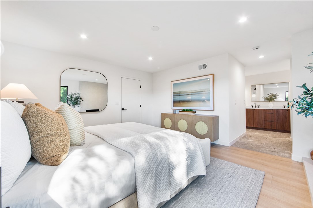 19321 Manor Point Circle