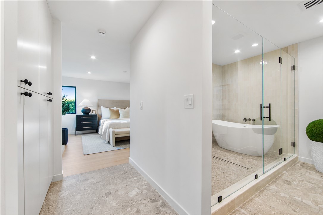 19321 Manor Point Circle