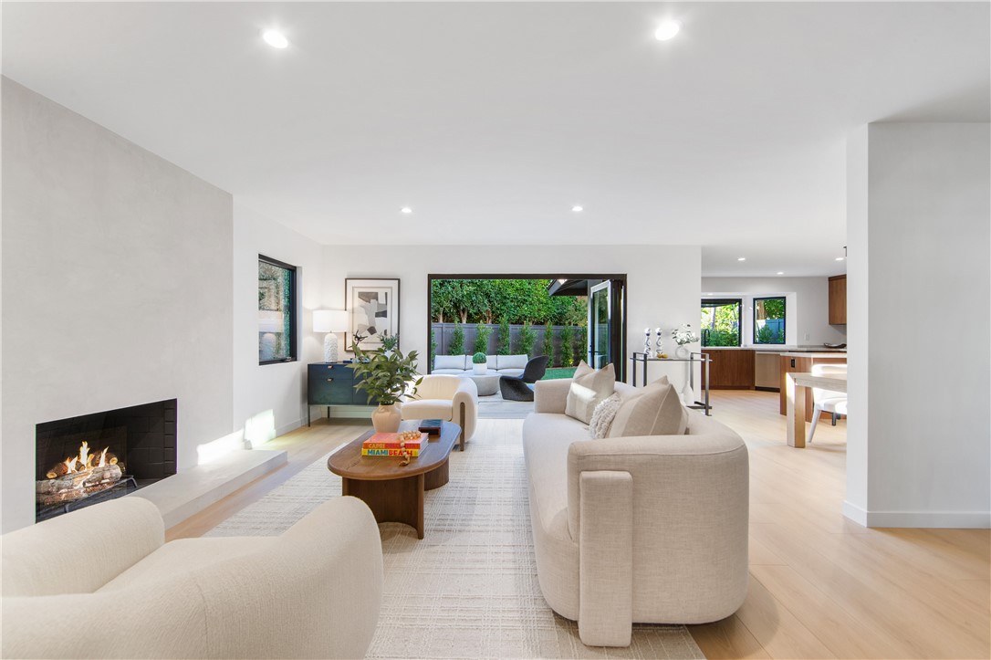 19321 Manor Point Circle