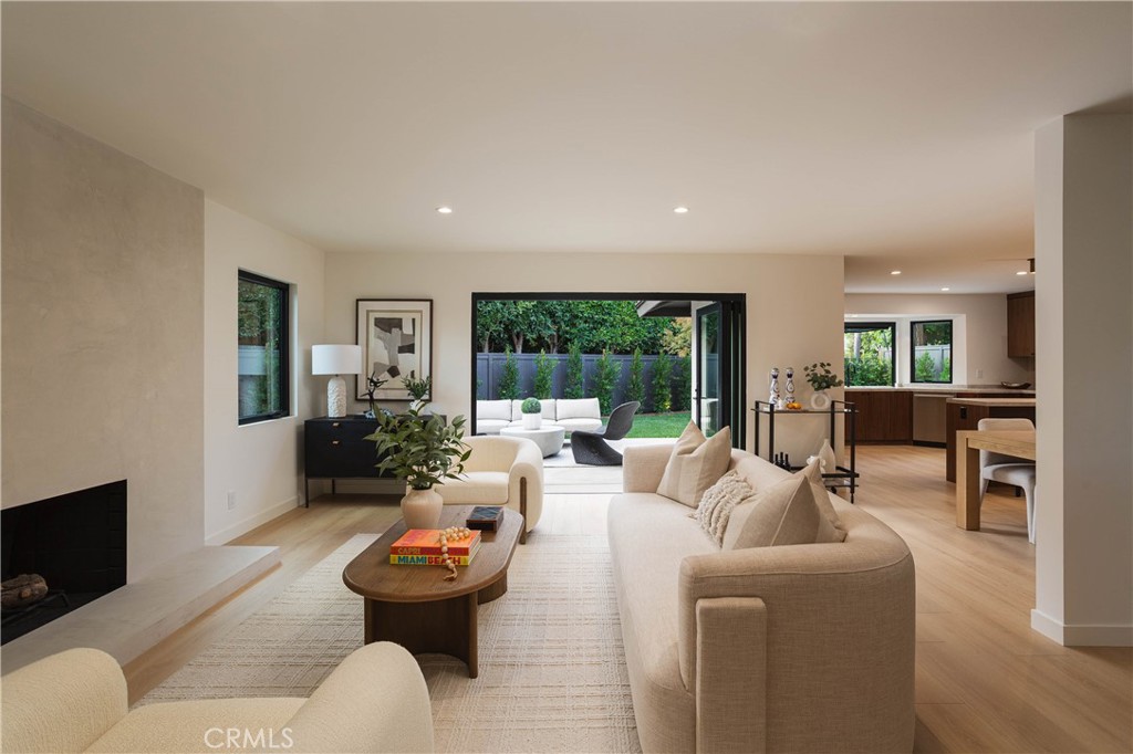 19321 Manor Point Circle