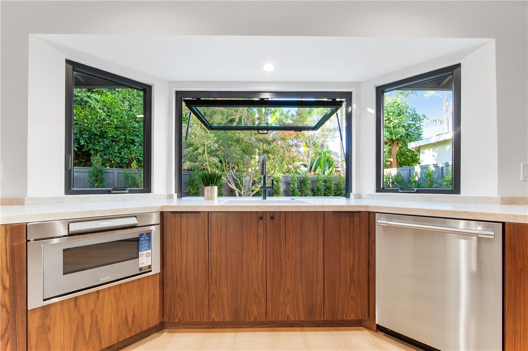 19321 Manor Point Circle