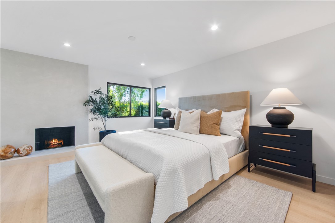 19321 Manor Point Circle