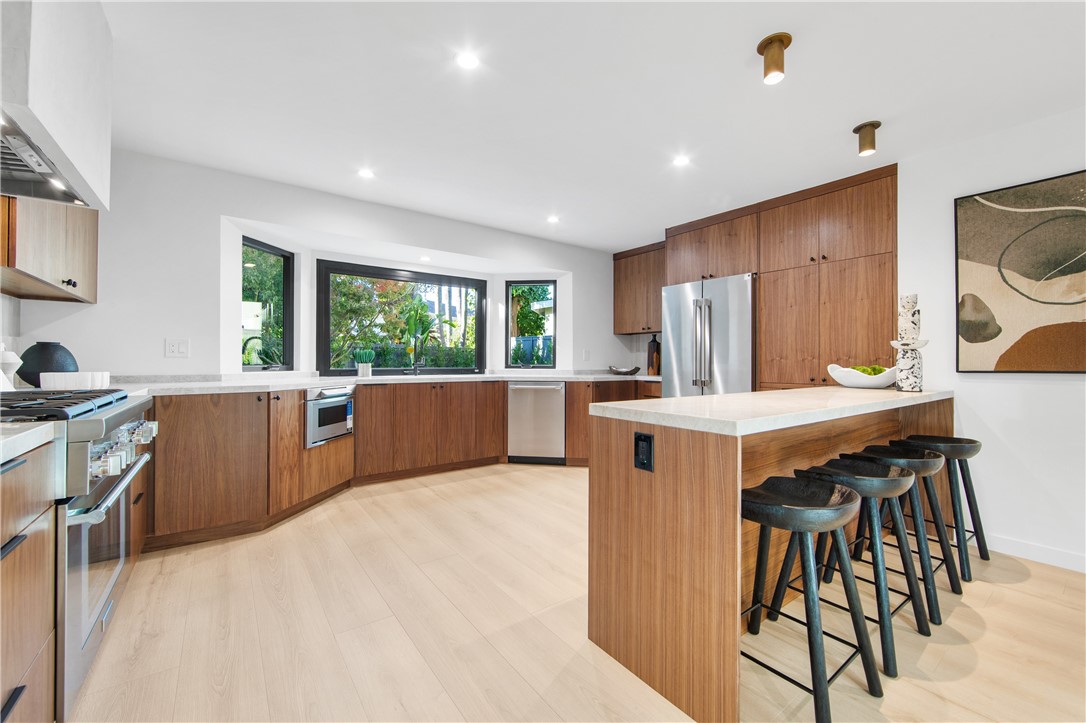 19321 Manor Point Circle