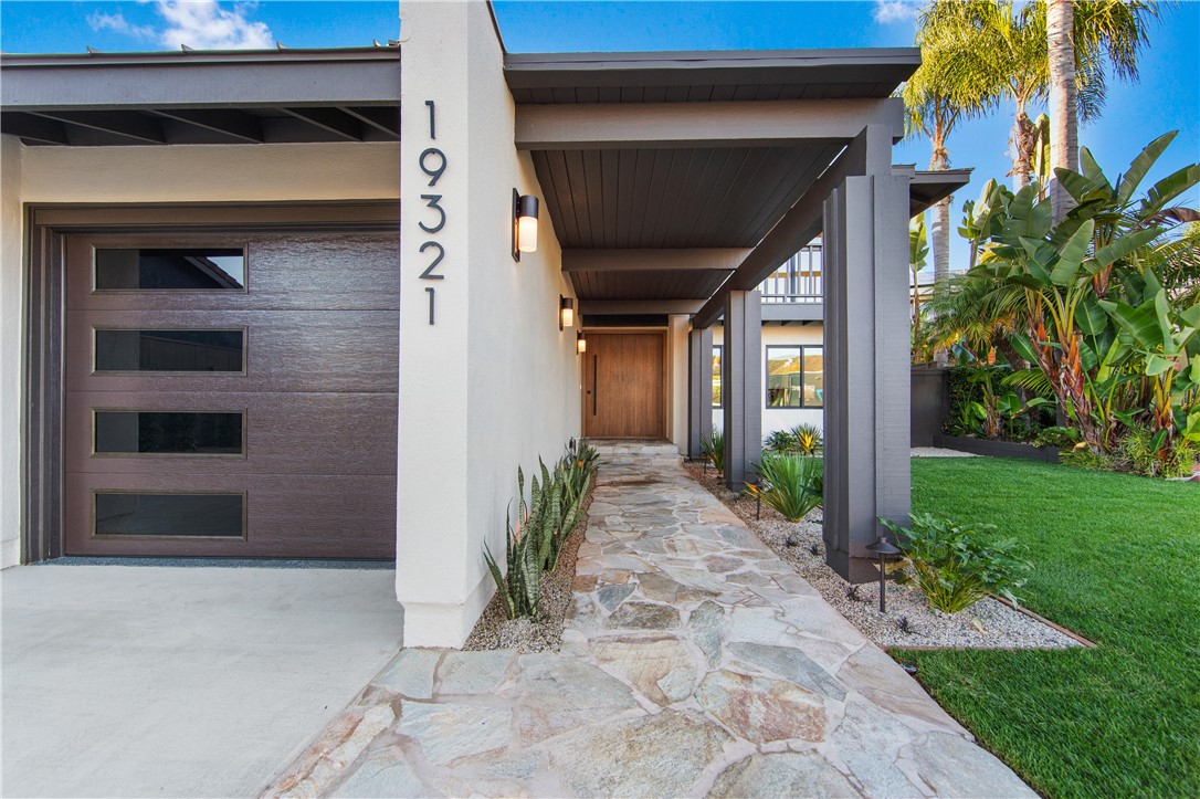 19321 Manor Point Circle