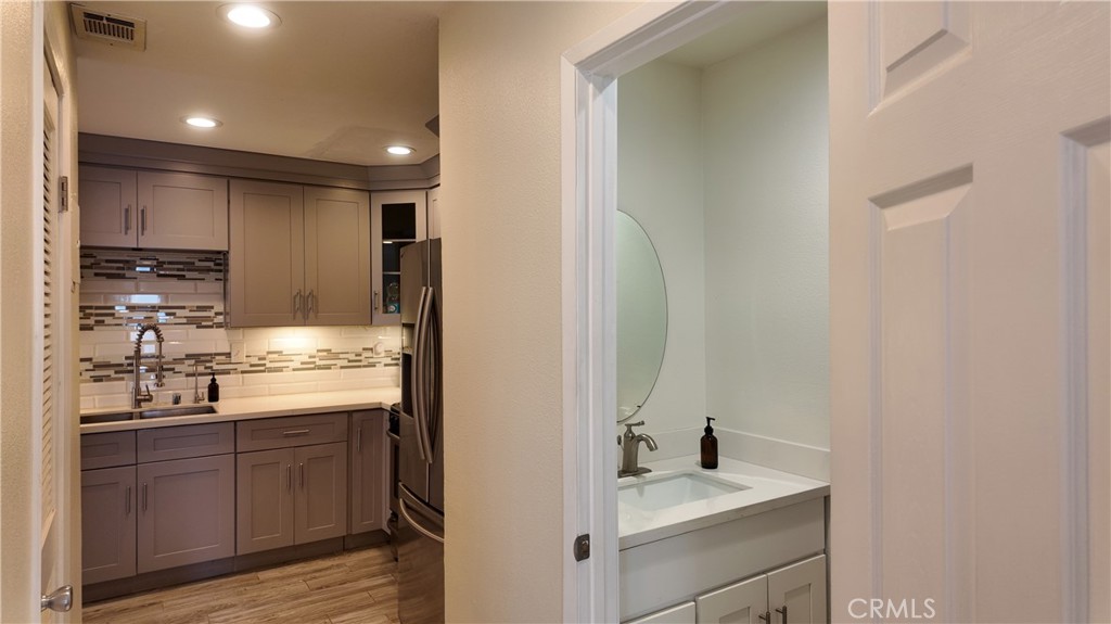 700 Golden Springs A