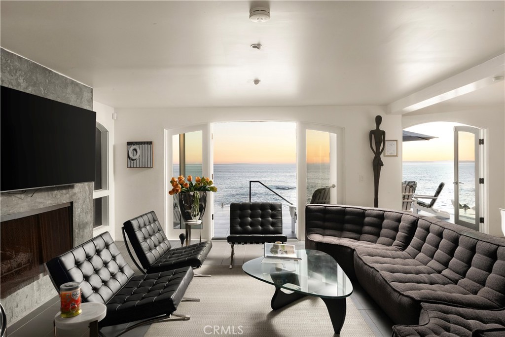 1337 Gaviota Dr