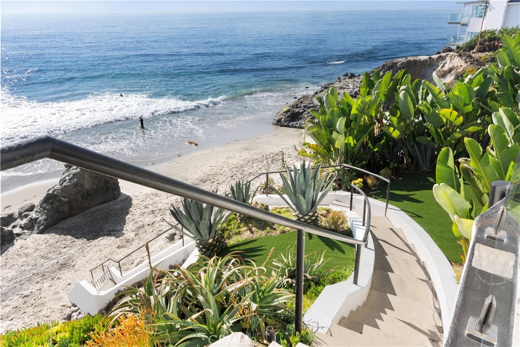 1337 Gaviota Dr